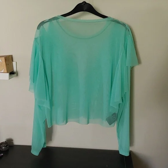 Designer Ruffled Crop - Picture 6 of 9